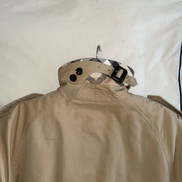 BURBERRY TRENCH COAT - Picture 14 of 17